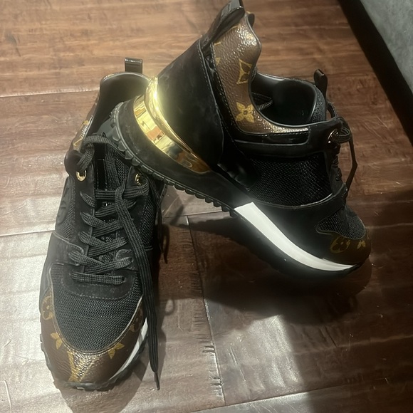 LV Run Away Sneakers in size 38. - Picture 15 of 15